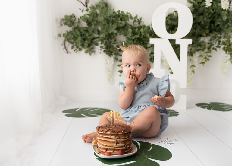 smash cake by cecylia photography